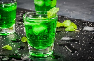 La ricetta del Fiocchini, cocktail semplice con sciroppo di menta