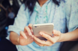 Mamme su Whatsapp: come evitare la chat di classe di tuo figlio