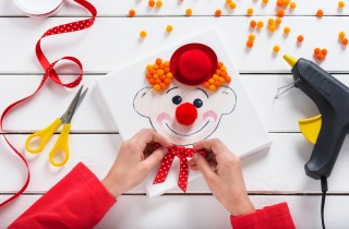 Addobbi di Carnevale fai da te, 5 idee facili e allegre per la scuola e la casa