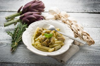 Carbonara di carciofi vegetariana, la ricetta di un primo piatto buono e genuino