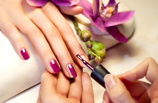 Manicure, 5 consigli per fare durare lo smalto di più
