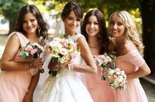 Matrimonio con damigelle d'onore adulte: le regole di galateo da rispettare