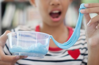 Come togliere lo slime dai tessuti in modo pratico