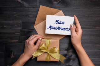 Cosa regalare per l'anniversario di matrimonio dei genitori: 5 idee uniche