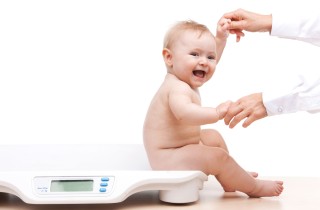 Neonati e scatti di crescita, quali sono i segnali?