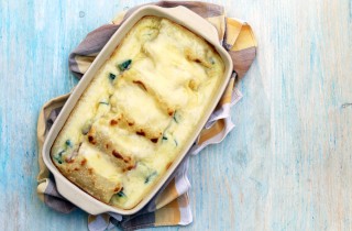 Cosa fare con la sfoglia delle lasagne avanzata: i cannelloni fai da te facili
