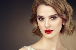 Piega mossa su capelli medi e corti, come farla