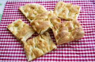 Focaccia novese fatta in casa: la ricetta della tradizione di Novi Ligure