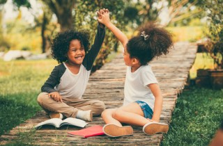 Capelli ricci afro dei bambini: come curarli e gestirli