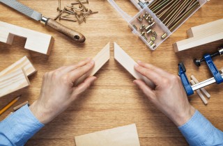 Come incollare una cornice di legno con facilità