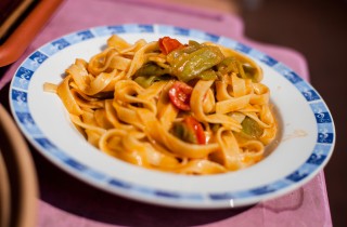 Pasta con friggitelli e tonno: come prepararla facilmente