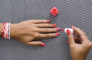 Smalto corallo: come sceglierlo e applicarlo