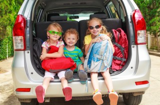 Figli piccoli in vacanza: come gestirli senza stress