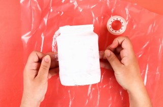 Lavoretti di Natale con i bambini: i barattoli dipinti e decorati