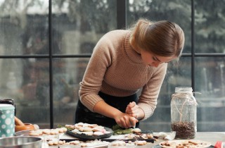 Cream tart di Natale: il tutorial e le idee per decorare la torta
