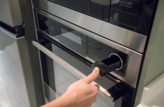 Come pulire il doppio vetro del forno senza smontarlo