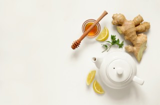 Tisana fatta in casa con zenzero: un rimedio naturale per digerire