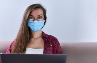 Come evitare che gli occhiali si appannino con la mascherina