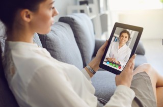 Come funzionano i consulti digitali o telefonici con il medico