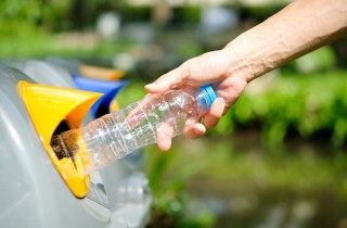 Raccolta differenziata plastica: cosa va nel bidone