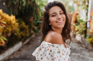 Come curare la pelle scura in estate