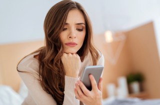 Messaggi su Whatsapp: cosa fare se lui visualizza e non risponde