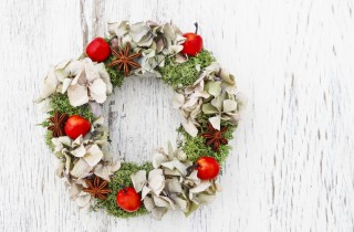 Ghirlanda natalizia fai da te: tutorial e idee decorative facili