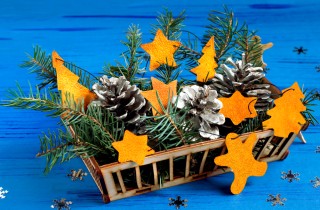 Lavoretti di Natale fai da te facili: il tutorial con le bucce delle arance