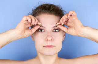 Sopracciglia, 3 esercizi per sollevare lo sguardo