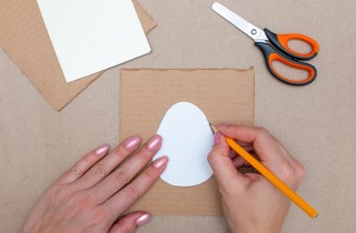 Uova di Pasqua con il cartone: lavoretti semplici in pochi passaggi