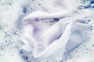 Togliere i cattivi odori da alimenti dai grembiuli, le soluzioni da provare subito