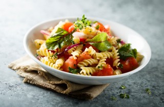 10 condimenti per la pasta fredda da portare al mare