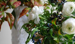L’arte di decorare con i fiori la tavola delle feste 