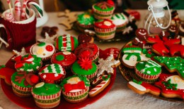 decorazioni natalizie pasta di zucchero, cake design natale, pasta di zucchero natale
