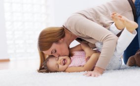 mamma-bambino-affetto-genitore