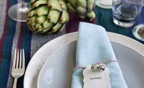 tavola-decorazioni-posate-segnaposto-nome-riservato