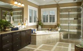 bagno stanza interno arredo casa vasca acqua doccia gusto praticità oriente spazio pulizia candele profumo