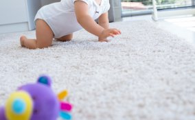 bambino gattonare cucina pericoli soluzioni 