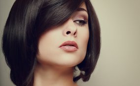 capelli corti autunno acconciatura coda chignon