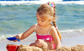 figli, bambino, scottature, estate, sole, protezione, consigli, donne, donna