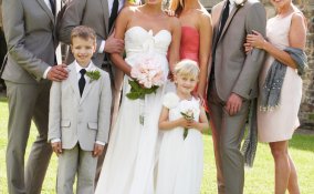 famiglia sposi preparativi