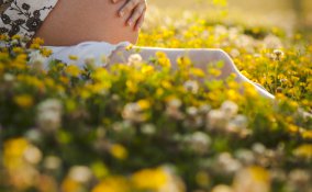 donna incinta bambino coppia 