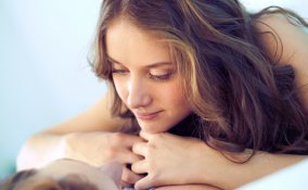 coppia intimità galateo sotto le lenzuola