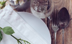 cena, organizzare, invitati, banchetto, menu, tavola, cibo, ricette, piatti, specialità, preparazione, donne, donna