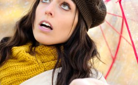 ragazza con ombrello