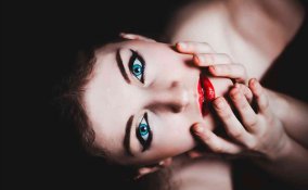 Trucco viso per il sabato sera: consigli utili