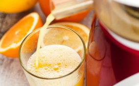 Frullatore o centrifuga: quale scegliere per un bicchiere di benessere?