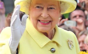 Tanti auguri Elisabetta II