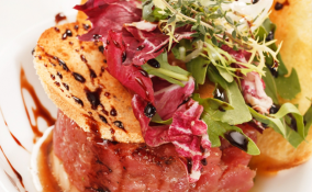 Tartare di manzo alle erbe aromatiche e agrumi