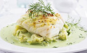 Baccalà con salsa di broccoli e cipolla di Tropea